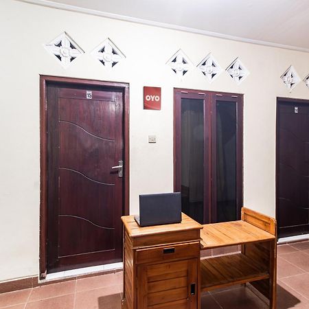 Отель Oyo Life 93504 Kost Krisna Temukus Экстерьер фото